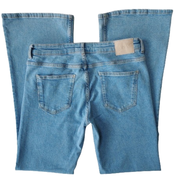 Zara Mid Rise Straight Denim Jeans Size 10 Light Wash - Picture 5 of 9